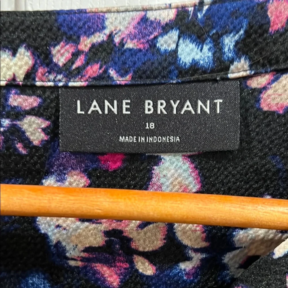 Lane Bryant Women's Floral Top - Black and Pink size 18 - Picture 4 of 8